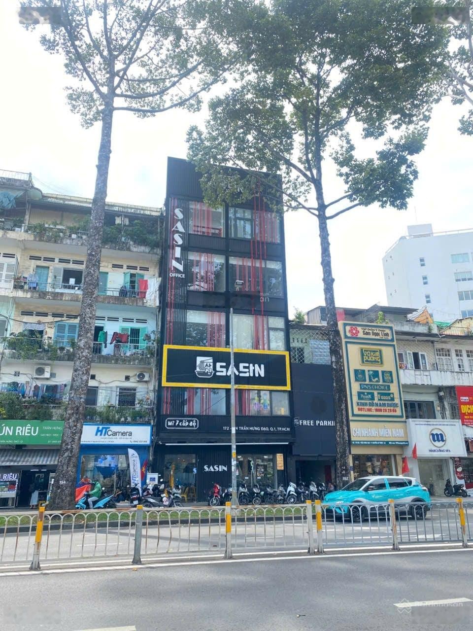 Mặt tiền ngang 8m, nở hậu 55m - sử dụng hơn 900m2 số 175 trần hưng đạo, quận 1.!!