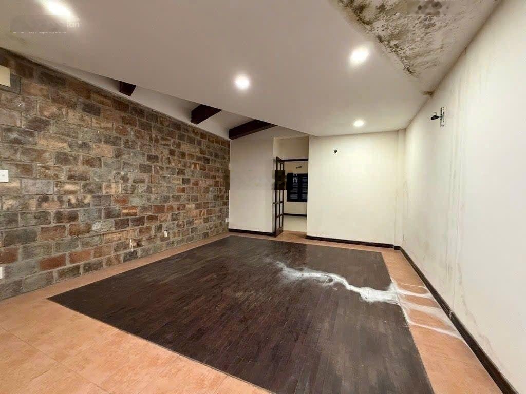 Giảm giá siêu sốc 17 tỷ hạ Chào còn 14,6 tỷ - Dt lớn - ngang 5m