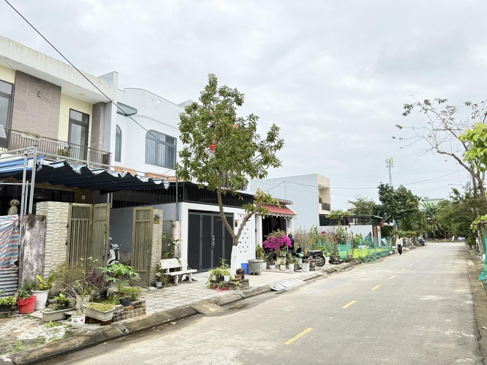 Tôi cần bán lô đất đường Trung Hoà 5 - gần cầu Khuê Đông - nhà sáng tác Đà Nẵng