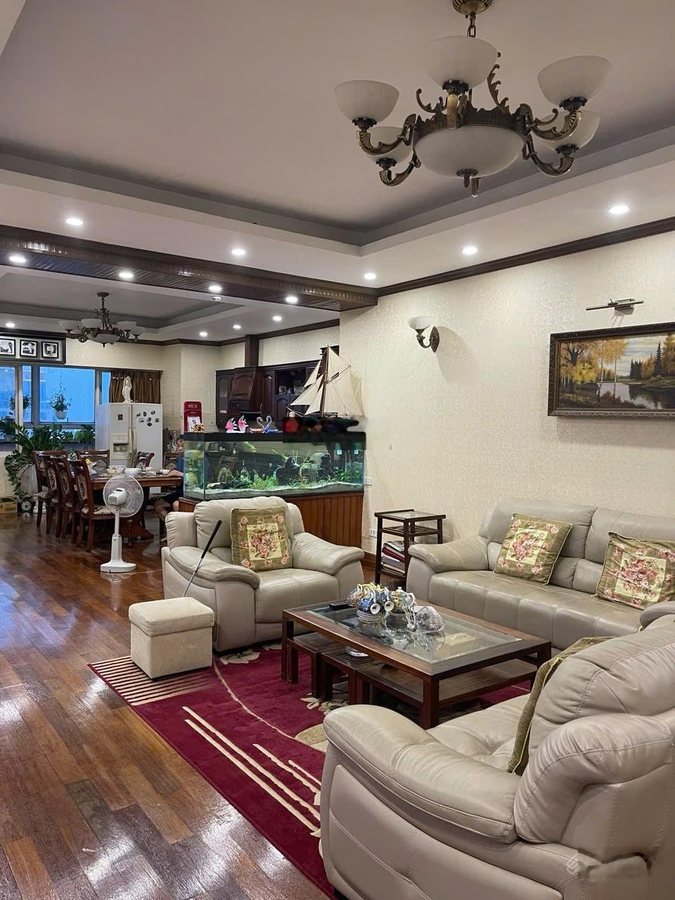 Rẻ hơn thị trường 3 giá cho thuê căn 57 Láng Hạ 3 ngủ full 178 m. Nét 16 triệu 0943896567