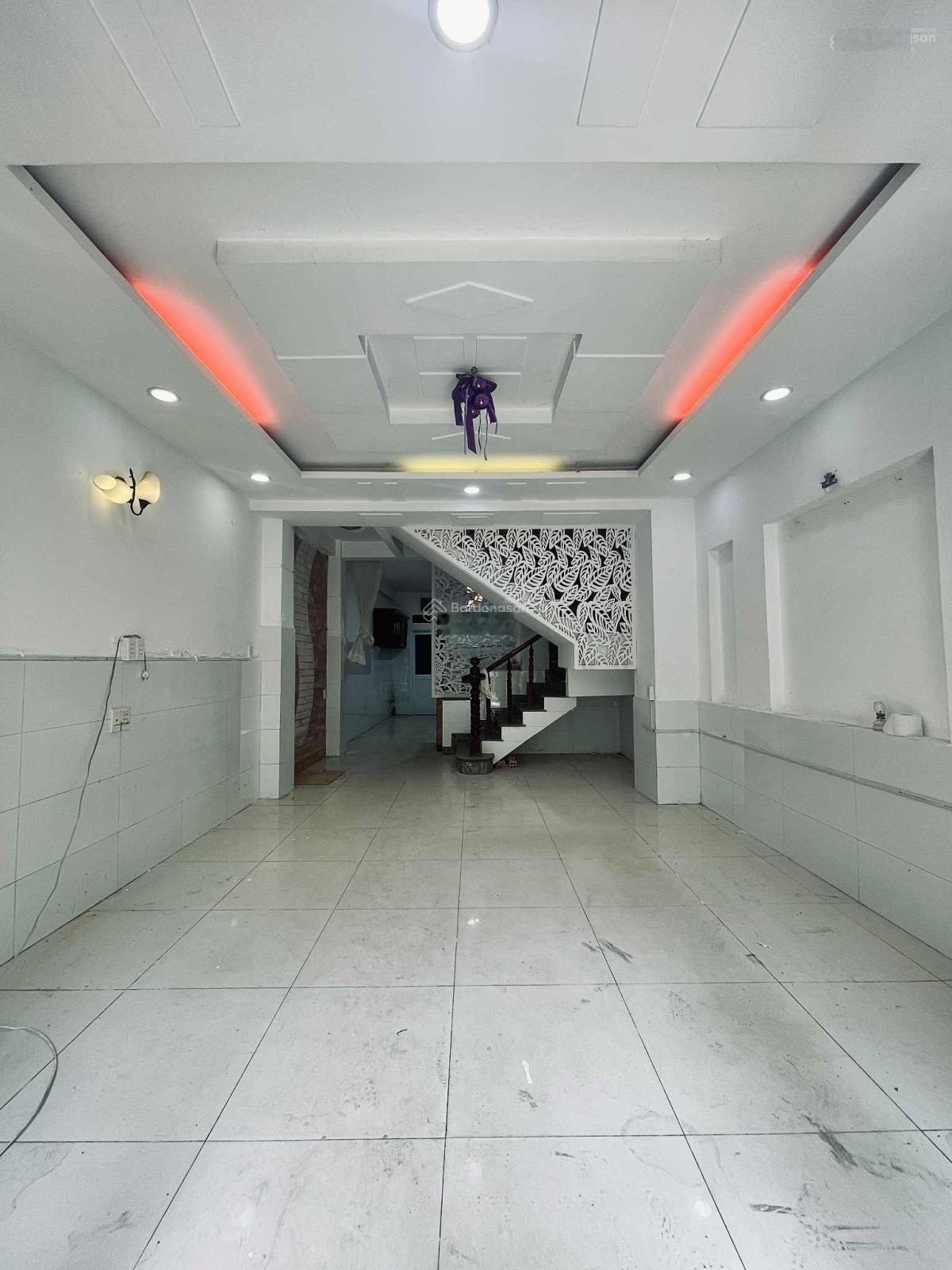 CMT8 - 2 Tầng - Diện Tích : 4m x 15m - Chỉ 6.5 Tỷ