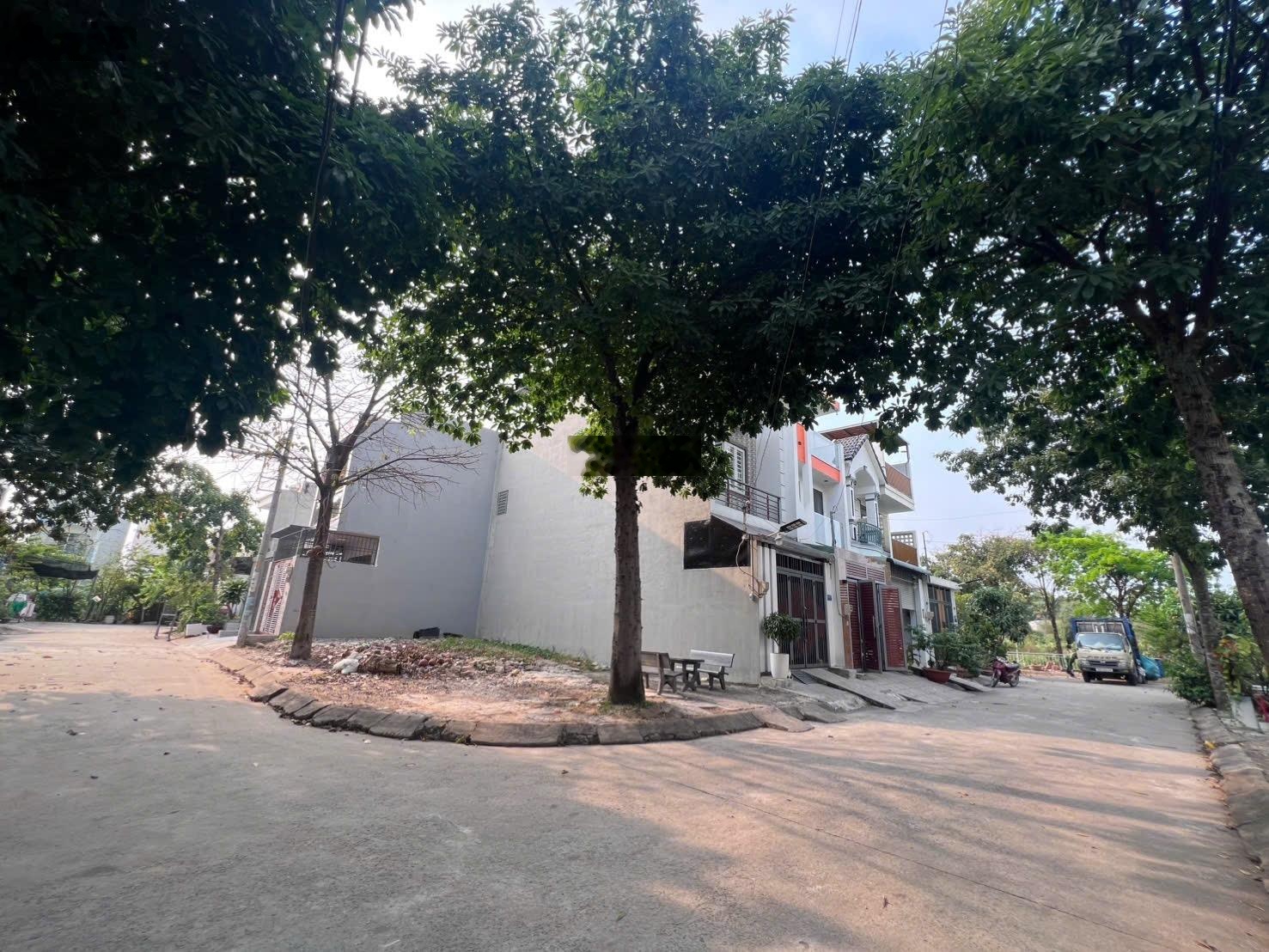 Đất phân lô diện tích khủng đối diện Vinhomes Q9, chỉ 8tr/m2