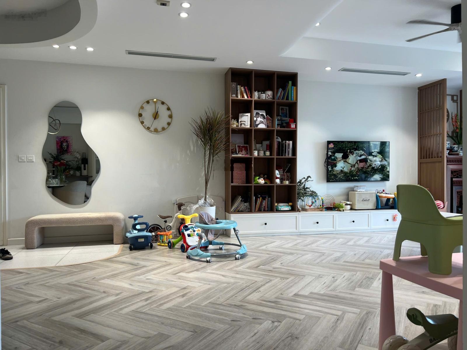 Chủ cần tiền bán gấp căn hộ HD Mon City 61,5m2 giảm 300tr siêu đẹp có slot xe LH 0977146928