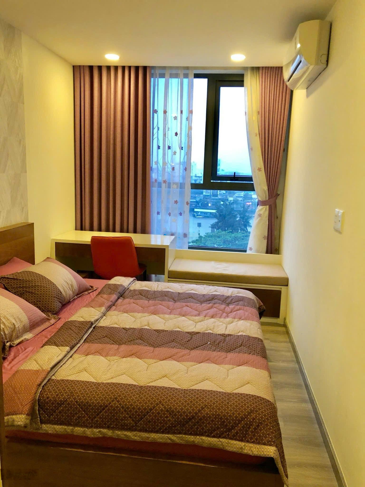 Cho thuê 2 PN chung cư Riva Park lâu cao view Bitexco thoáng rộng xem nhà 24/24