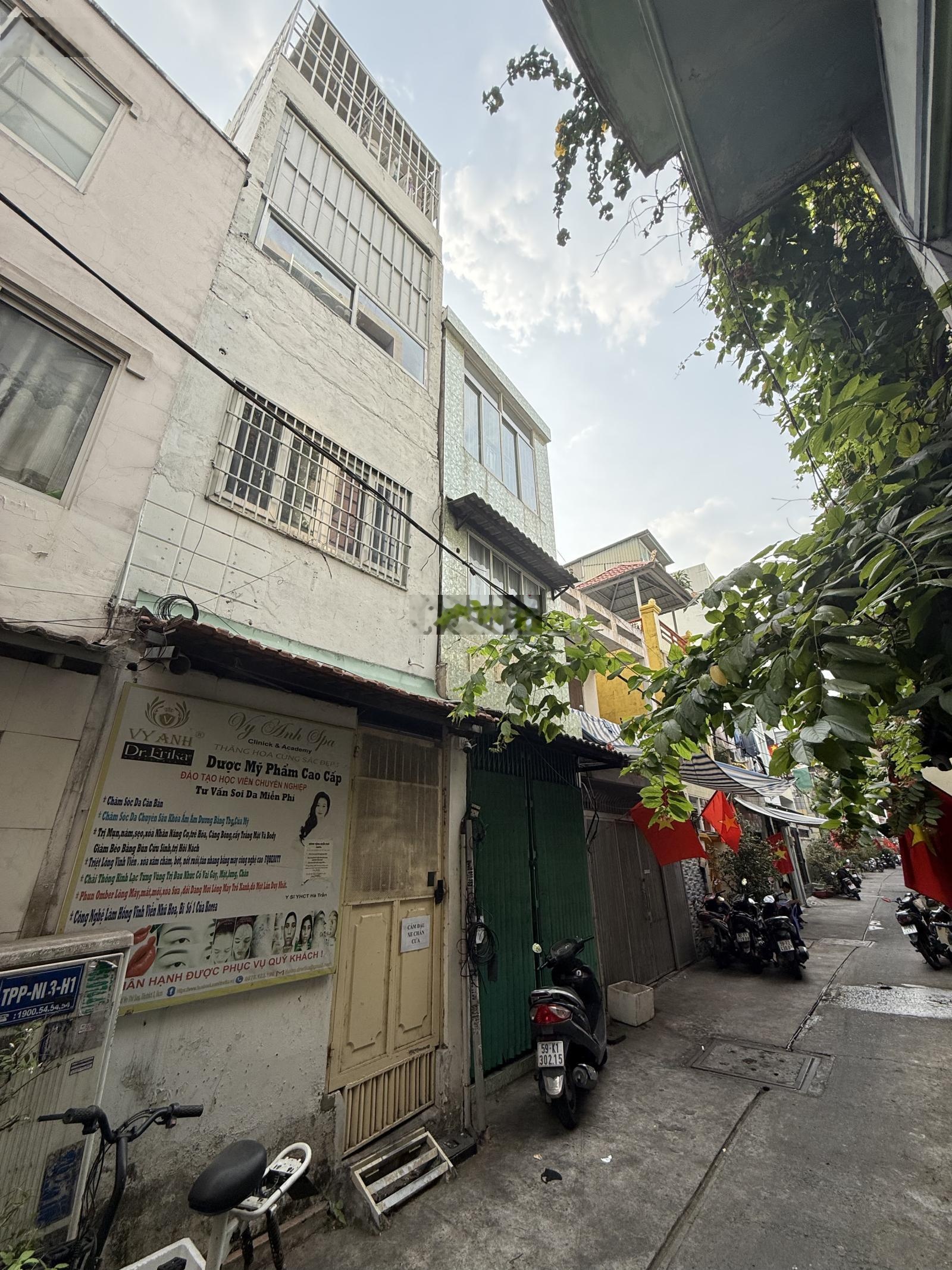 Bán nhà 2 mặt tiền Hoàng Sa, Quận 3