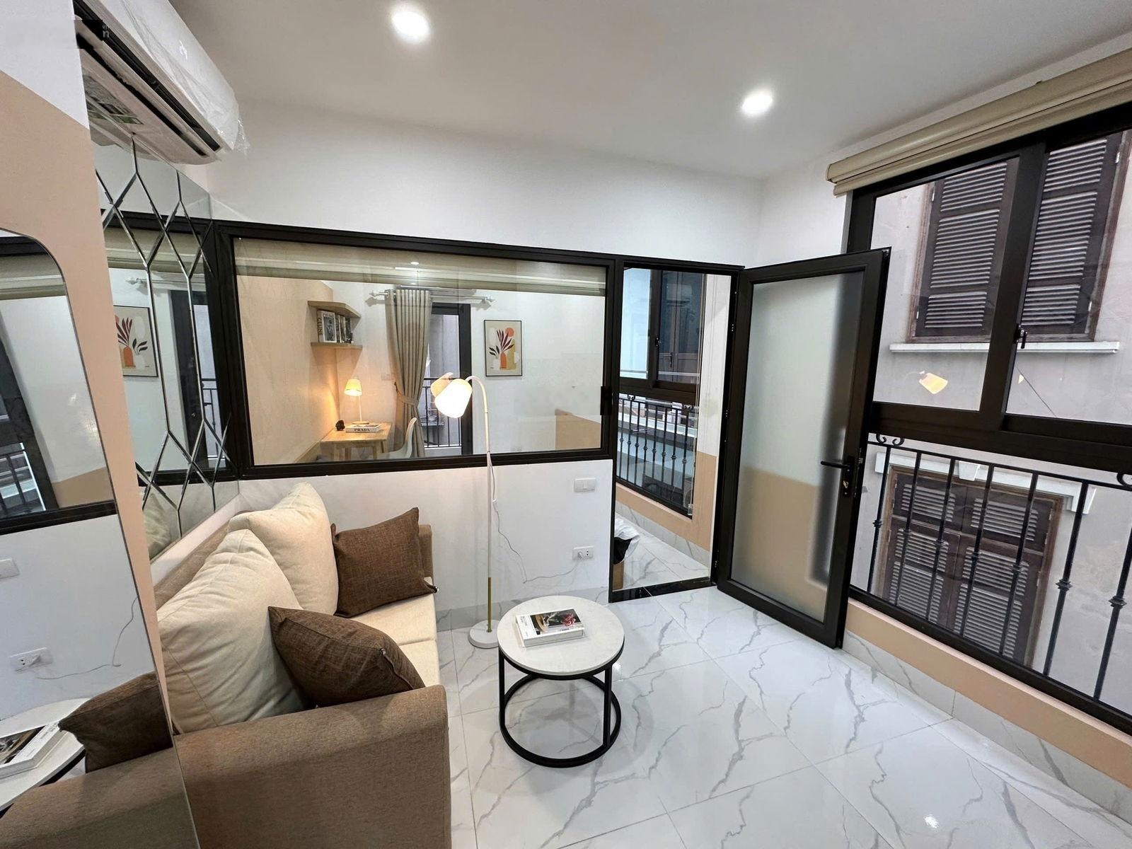 Bán tòa nhà căn hộ dịch vụ cao cấp 8 tầng - lô góc - đội cấn- dòng tiền 2,1 tỷ/năm