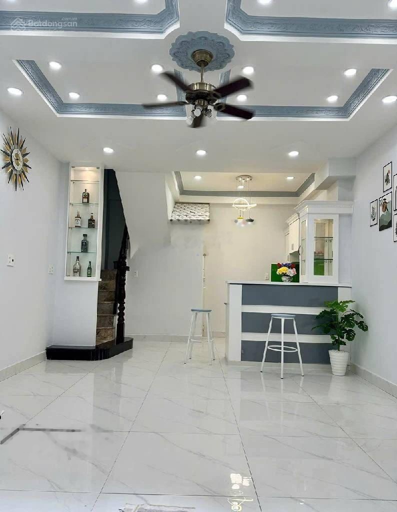 HXH Phan Xích Long- Thích Quảng Đức, Phú Nhuận-Diện tích 32m2,3 tầng, nhỉnh 6 t.ỷ TL. Dọn ở ngay