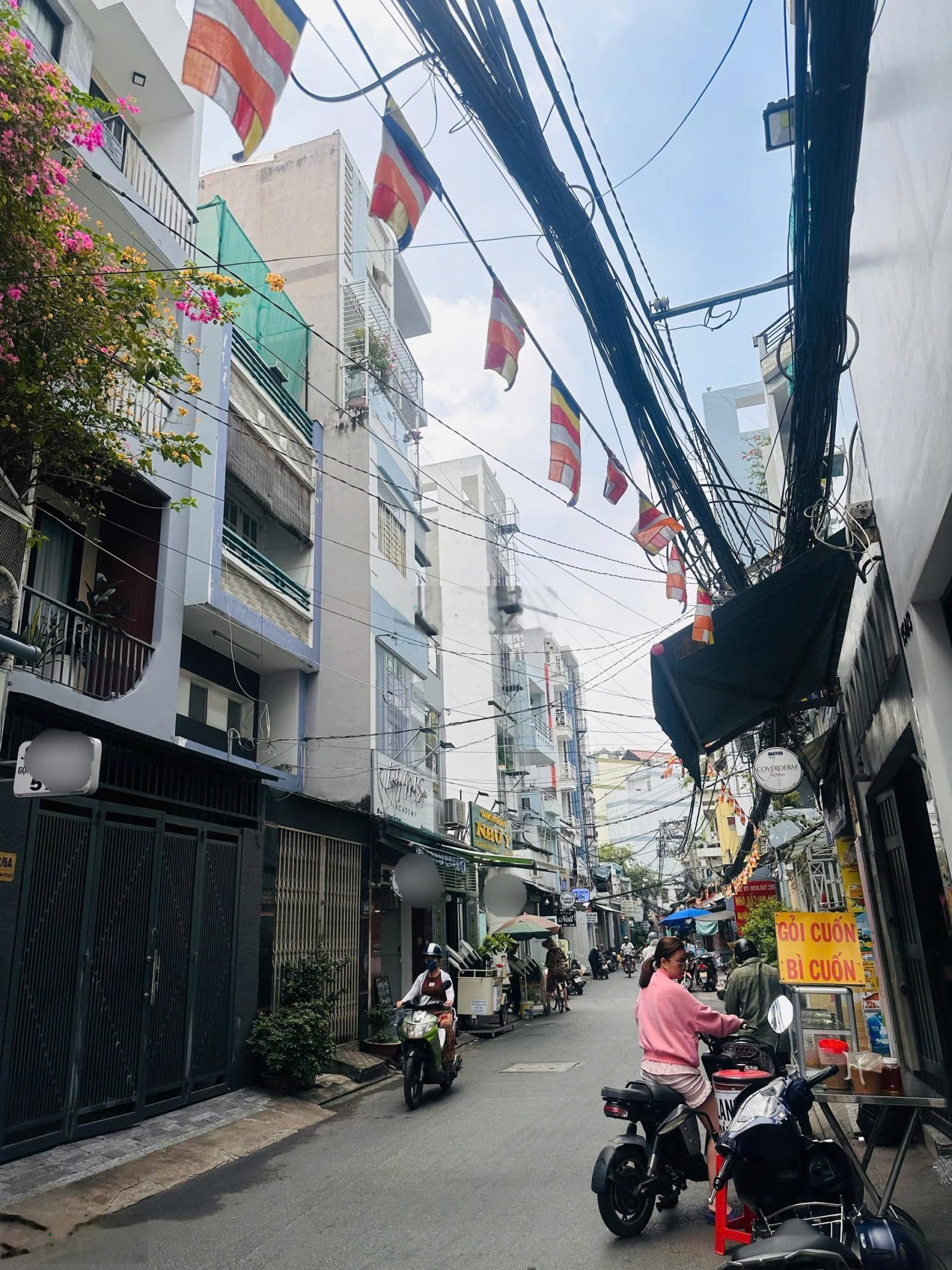 Bán Nhà HXH Gần Chợ Rạch Ông Quận 8 - 52m2 - Tặng Nội Thất - Chỉ 6 Tỷ