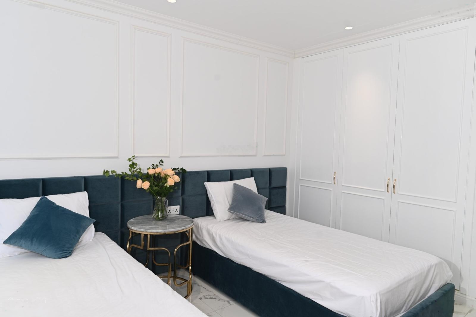 Cho thuê căn hộ diện tích rộng 119 m2, view góc cầu sông Hàn, tòa nhà Bạch Đằng complex