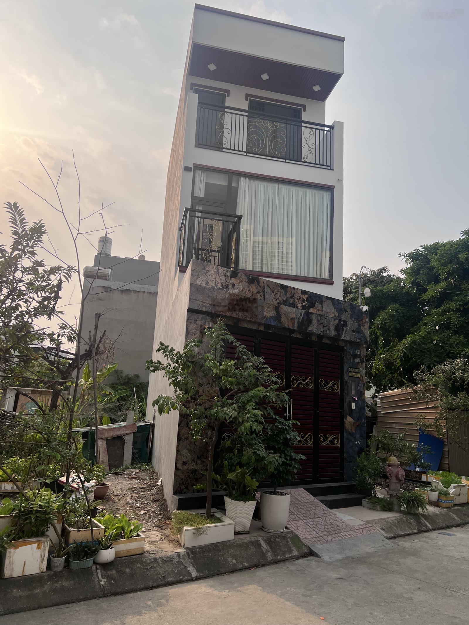 Nhà mới đón tết đối diện vinhomes q9 hxh 3pn nhỉnh 5tỷ