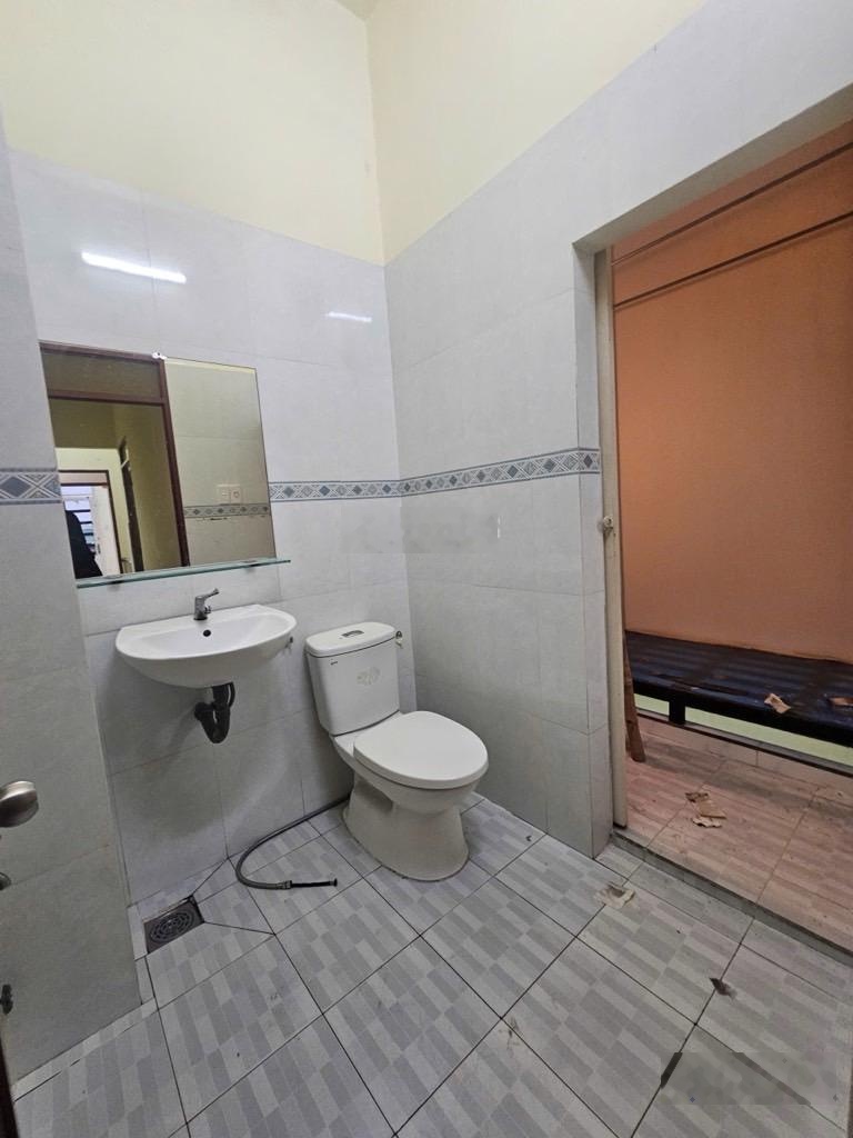 Quận 7- 9,5tỷ- mặt tiền đường số- p. tân quy- 3,5x14m, trệt+ lầu- 3pn, 2wc