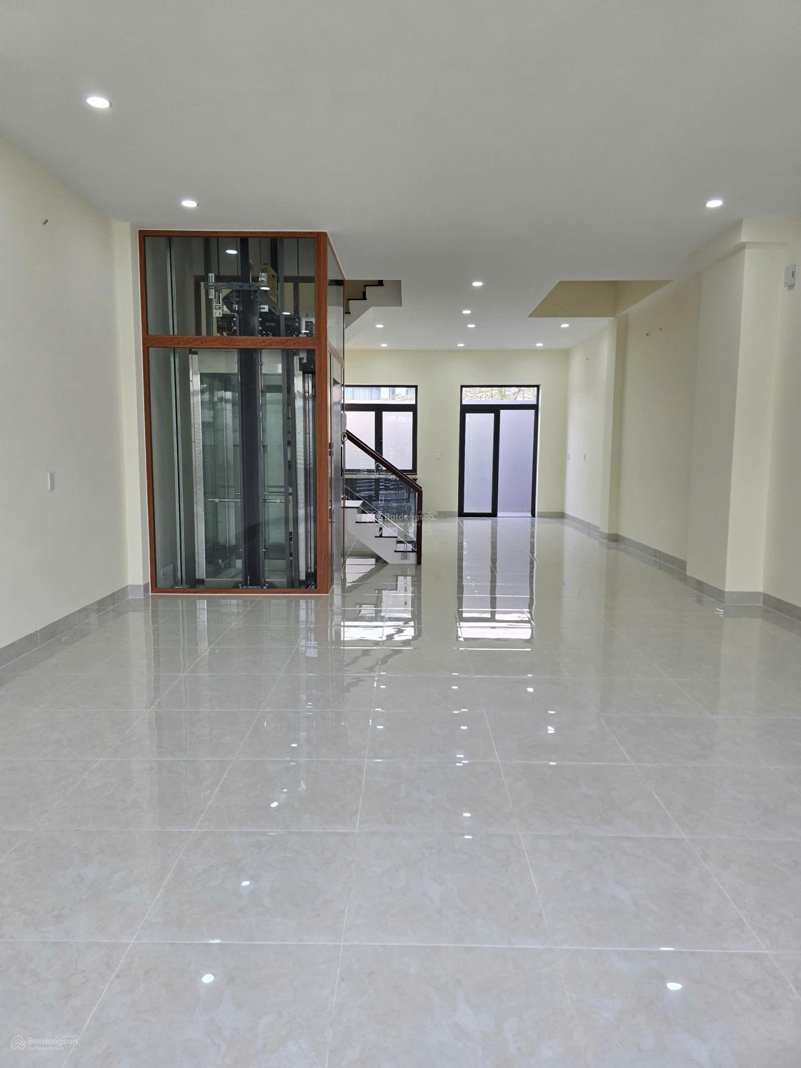 Cho thuê nhanh nhà phố, 6x20m, 4 tầng, kdc minh sơn, mặt tiền đường liên phường, quận 9