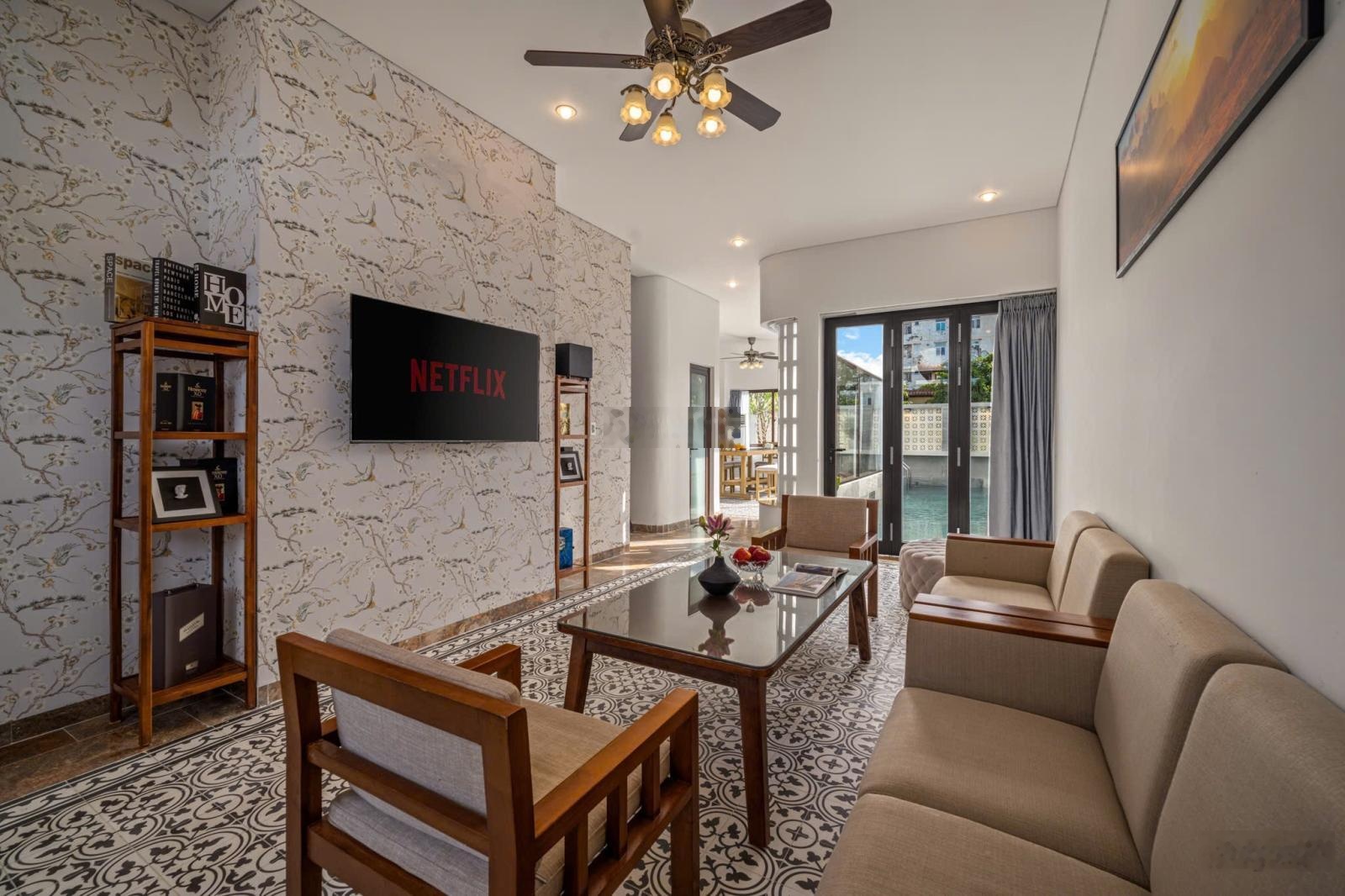 Chính chủ bán căn villa có hồ bơi,dòng tiền 30tr/tháng ngay bãi tắm Tân Trà