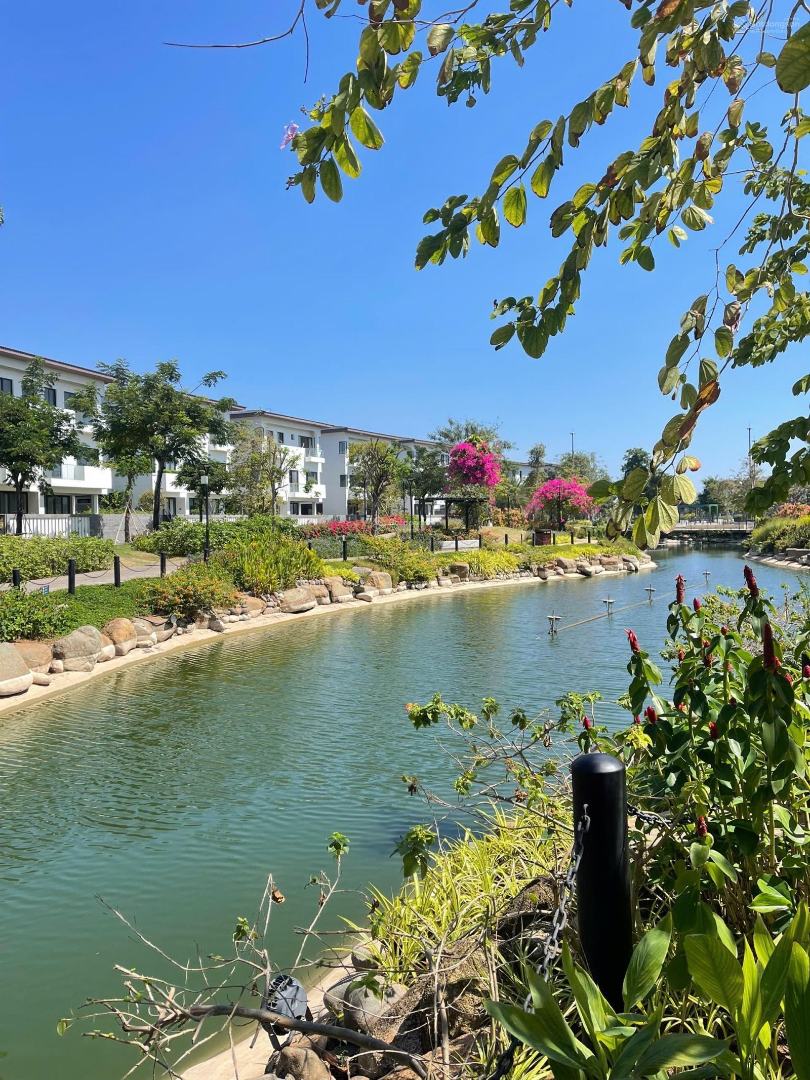 Nhà phố Lavida Ngang 5m- Sổ Hồng. Giá bán 6,5 tỷ. Liên hệ Ms. Thư xem căn trực tiếp.