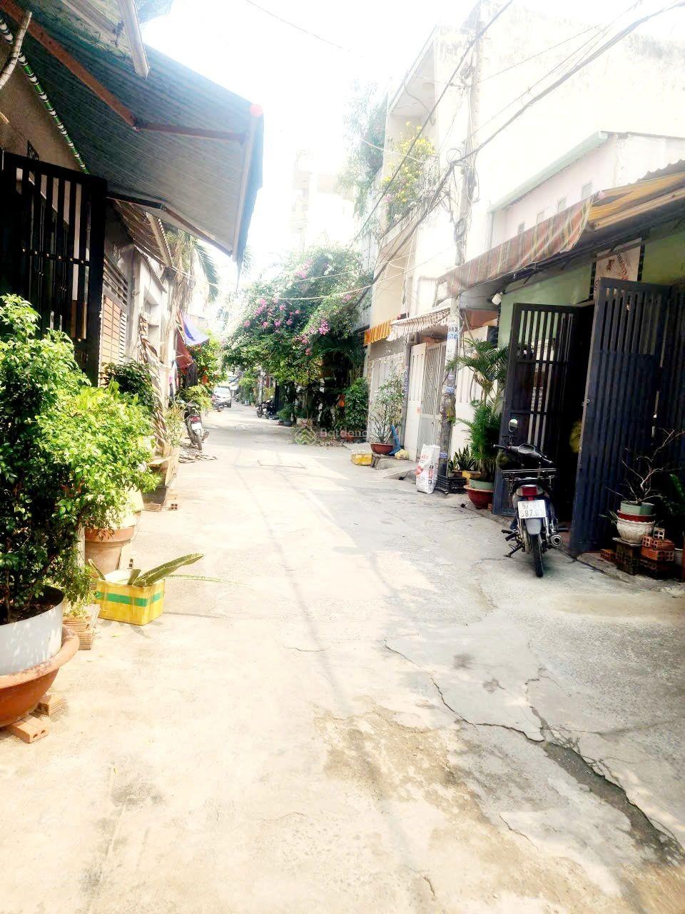 Bán nhà 58m2 hẻm thông xe hơi hương lộ 3 ngay Celadon city Tân Phú