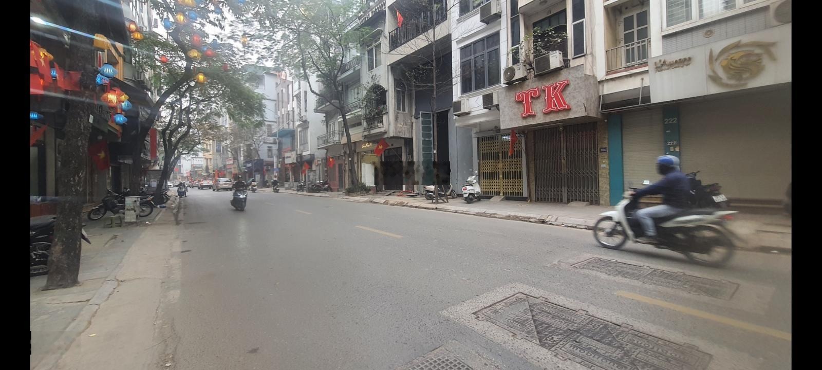 Vip bán gấp nhà mặt phố thụy khuê tây hồ vị trí cực đẹp 6 tầng , 45m2 , mt 4.3m, 17 tỷ.