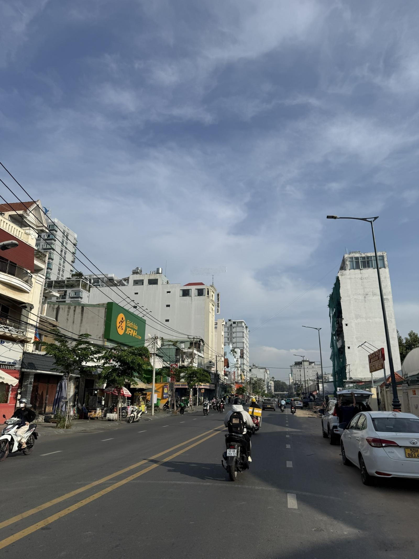 **Bán nhà mặt tiền Hoàng Hoa Thám, phường 13, Tân Bình (4*15) - MT ngay nhà ga T3