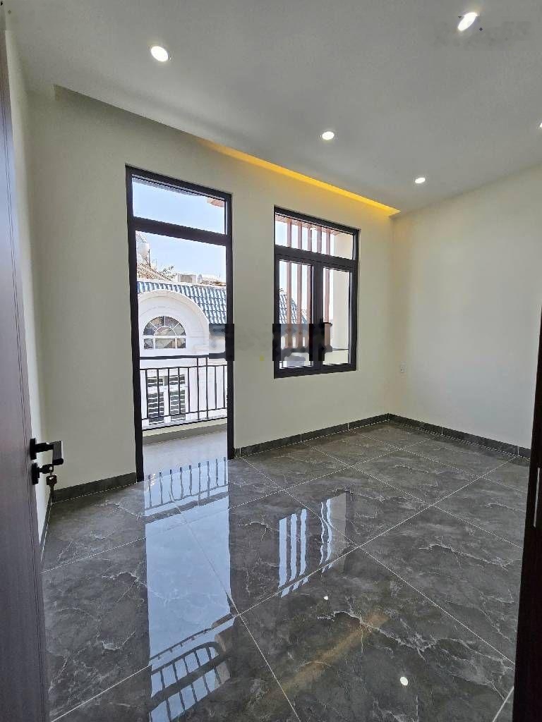 Bán nhà mới 5 tầng , HXH quay đầu - oto ngủ trong nhà - Ngay ĐH TC Hải Quan - Lã Xuân Oai - Q9