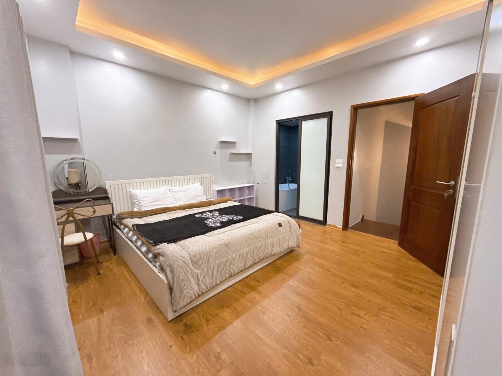 Bán Nhà Ngõ 209 Đội Cấn Ba Đình Ngõ Rộng Vài Bước Ra ÔTô Nhà Đẹp Gần Phố Hơn 9 Tỷ ,5 Tầng , MT 4,5M