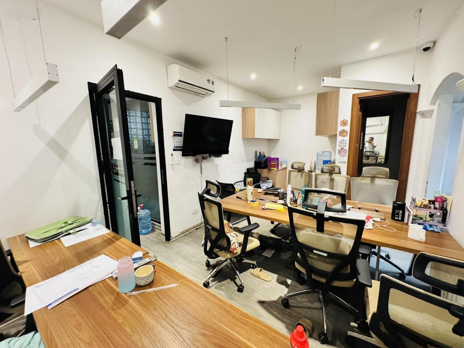 Bán nhà riêng tại Đặng Văn Ngữ, Nam Đồng, Đống Đa, Hà Nội, 35 tỷ, 106 m2, Chính chủ giá siêu hời