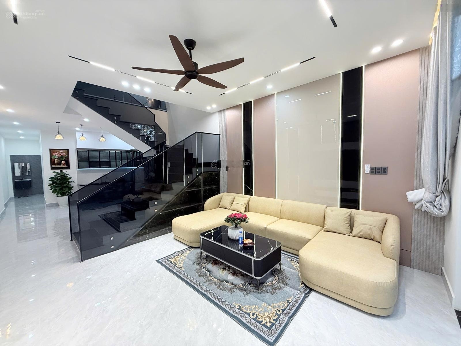 Bán nhà mới full nội thất đường Nguyễn Đức Thiệu