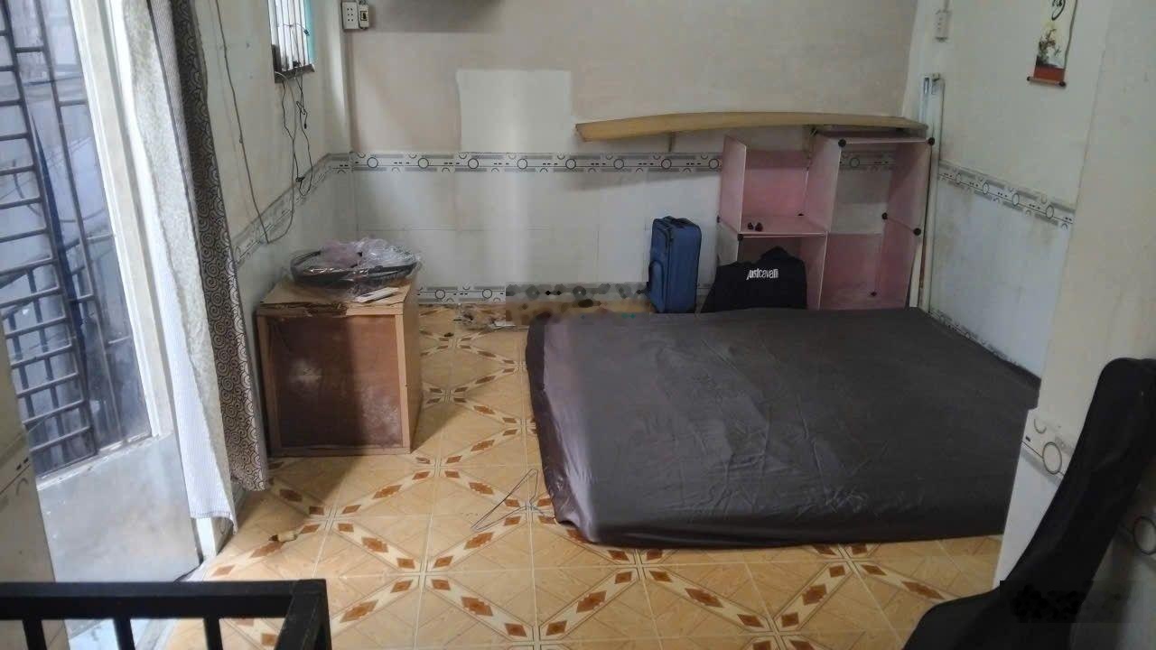 Bán nhà đúc 2 tầng sổ hồng riêng cc ngay