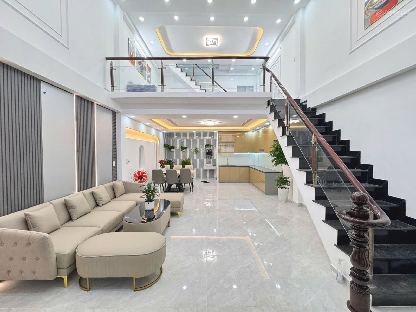 Nhà 5.3x11m, Hẻm 6m, 3 tầng BTCT, 5PN 5WC, Khu Bình Long - Lê Thúc Hoạch, giáp Tân Phú, Giá 6.x tỷ