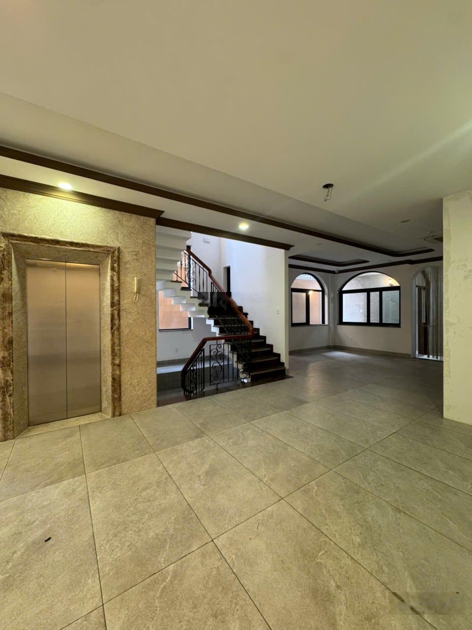 Cho Thuê Nhà 5 Tầng-100 triệu/tháng Nhà 1 Hầm 4 Lầu, Nguyễn Thị Thập - KDC Him Lam Tân Hưng Q7