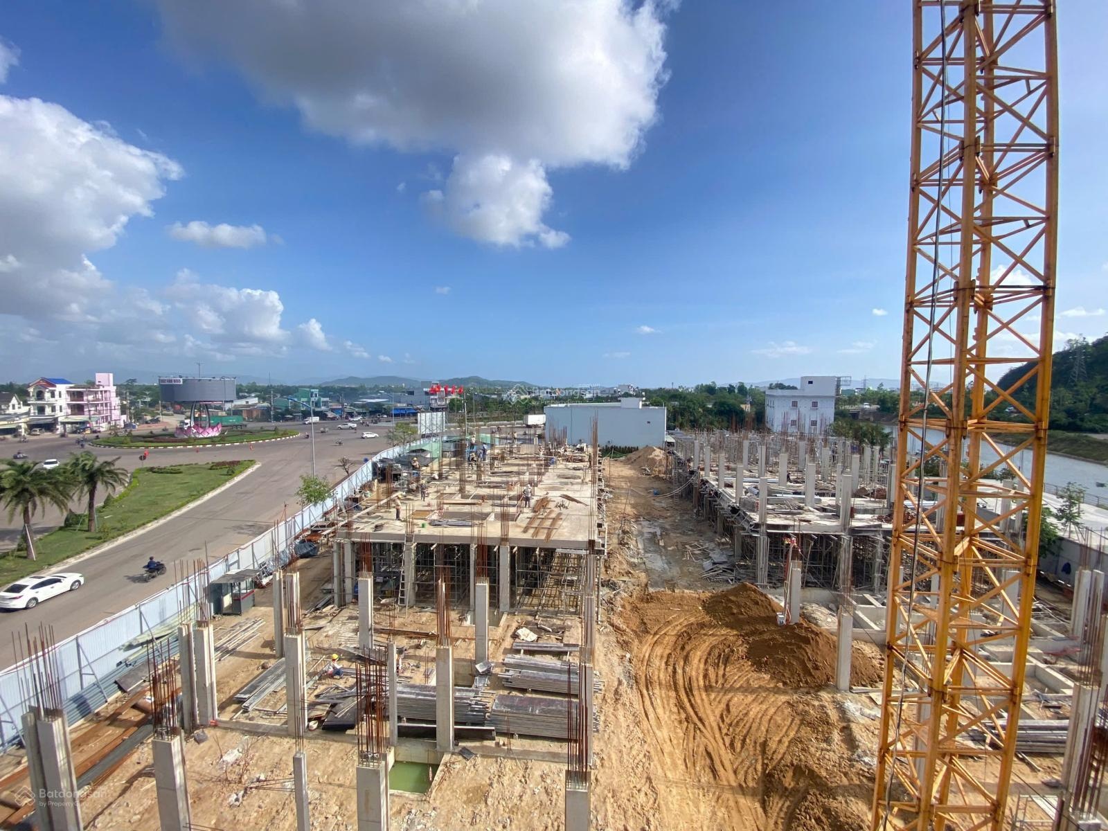 Chính chủ cần bán một căn nhà phố 4,5 tầng trung tâm Quy Nhơn - Mặt sông sinh thái mát mẻ Đông Nam