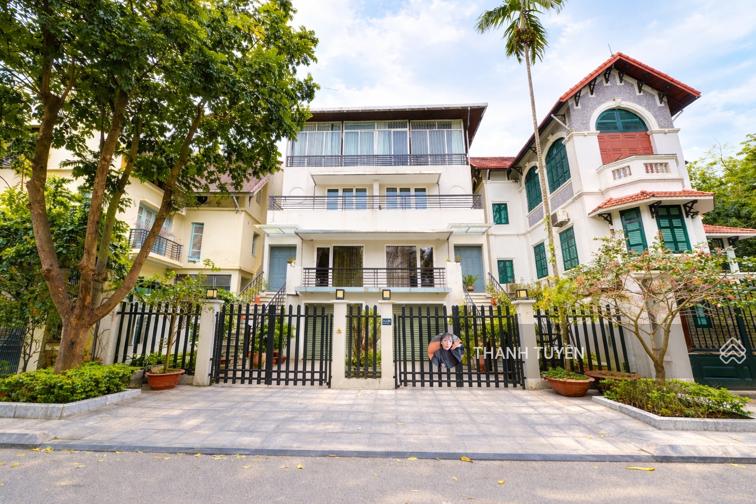 Biệt thự ~300m2 - mặt tiền quyền lực 13m - 6x tỷ Biệt thự 3 thoáng - vỉa hè - gara ô tô - gần hồ