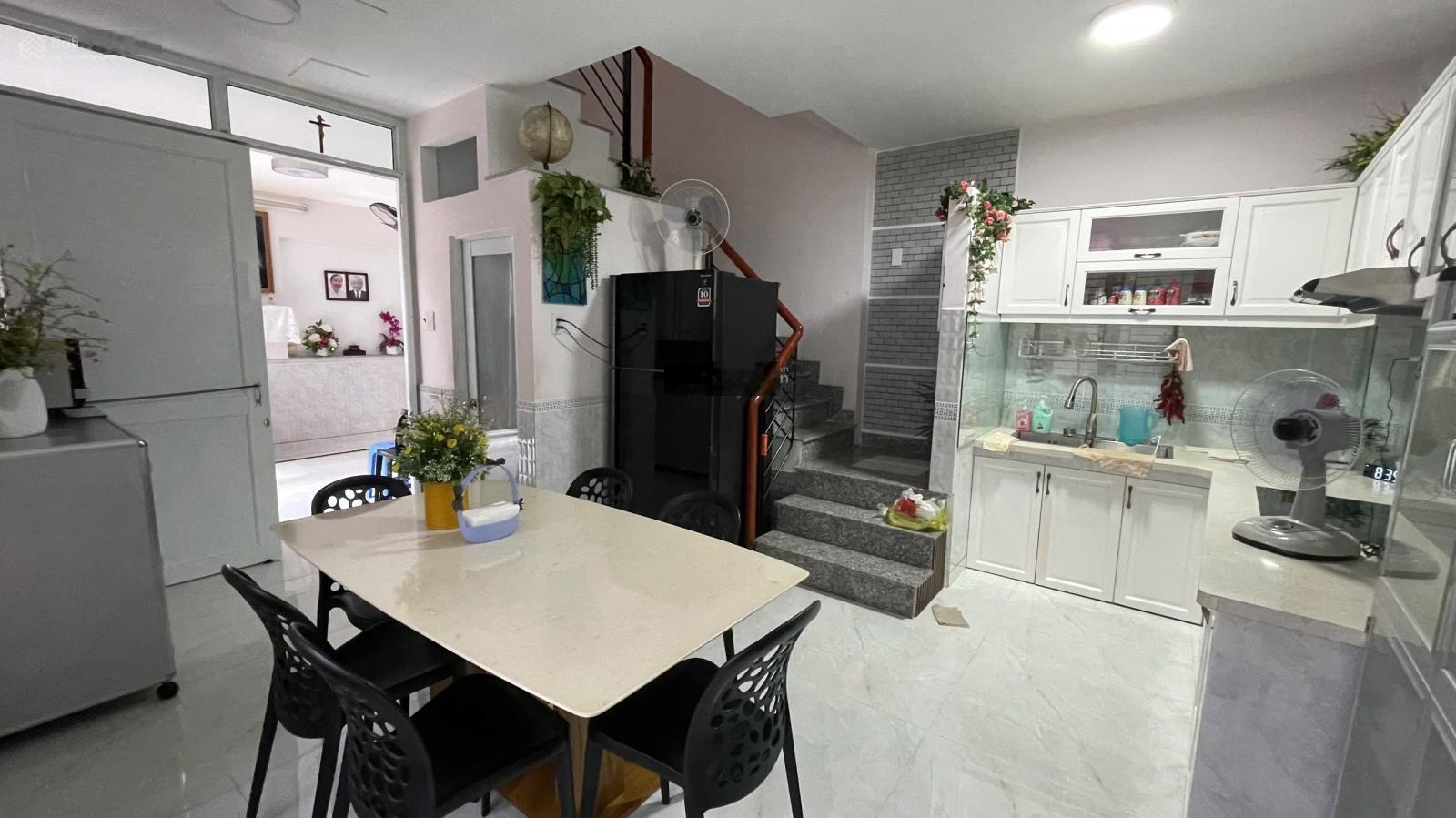 Thích quảng đức - 4 tầng đúc cứng - 45m2 - xây full - 5pn - cách 20m ra mặt tiền