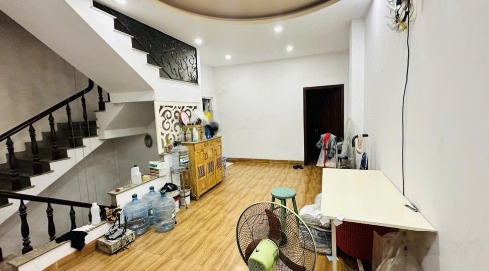 Bán nhà đẹp, hẻm ô tô thông, Phan Đăng lưu, ngang 6m, 5 tầng BTCT nhỉnh 8 tỷ.