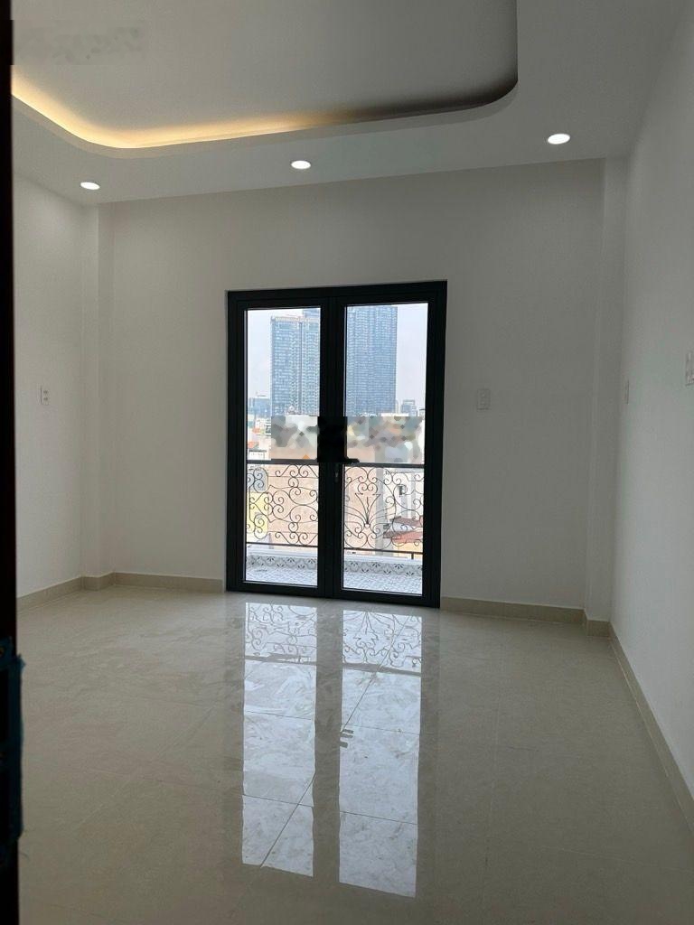 Mô tả: Mặt tiền KINH DOANH VIEW LANDMARK 81 - Giáp Quận 1 - 72m2 - 6 Tầng - Thang máy *.