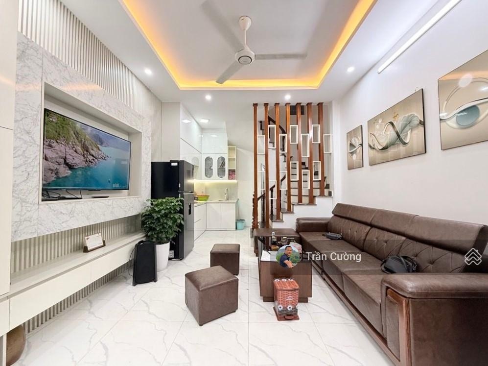 Bán nhà Bằng Liệt, Hoàng Mai, Ô tô gần, nở hậu, sẵn ở đón tết, 33m2, 8.1 tỷ