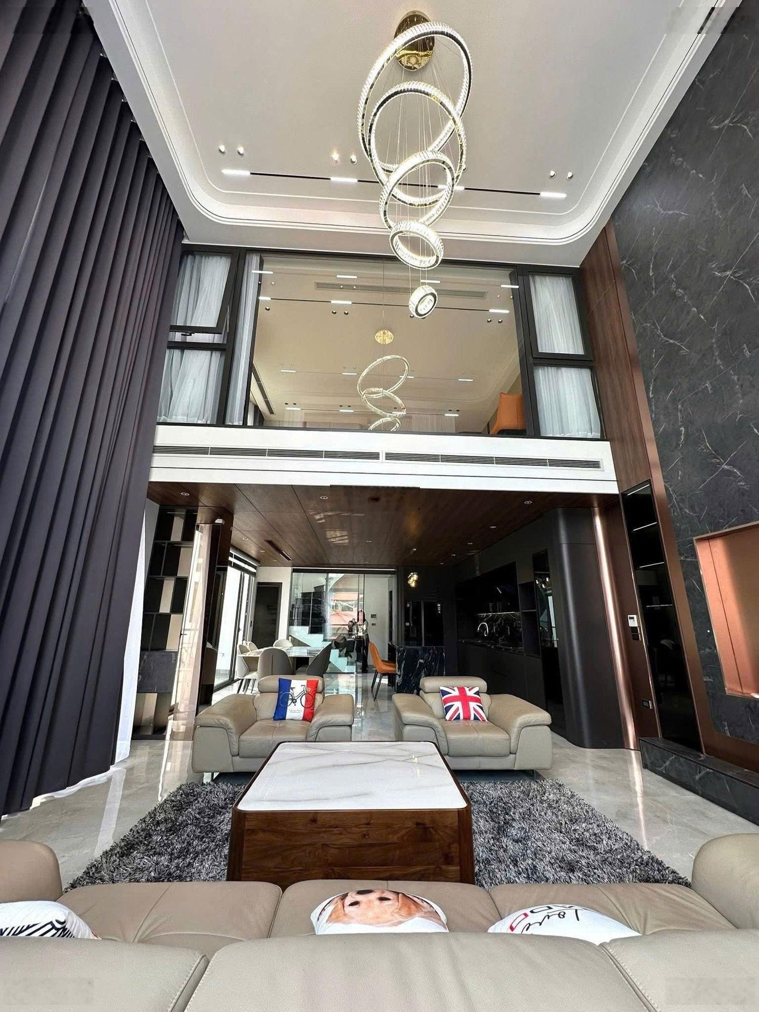 Bán gấp Nhà mặt phố Trần Khát Chân, 43 tỷ, 60m2, 7 tầng, view đẹp