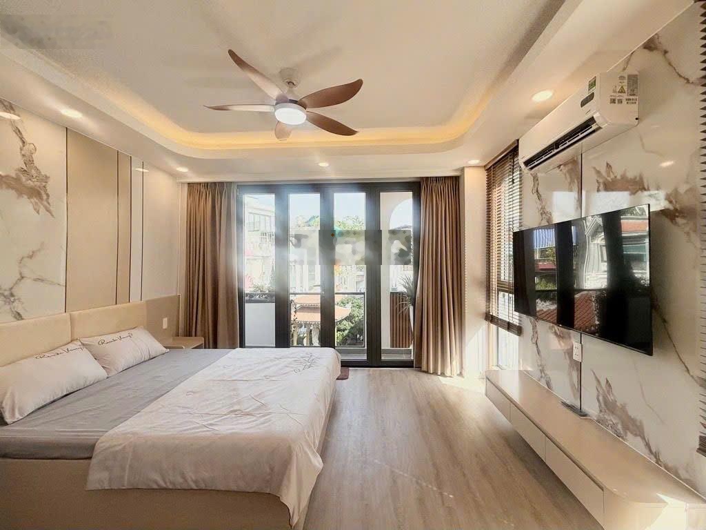 Bán nhà 5 tầng hẽm xe hơi ĐIện Biên Phủ giáp quận 1 nhà mới full nội thất