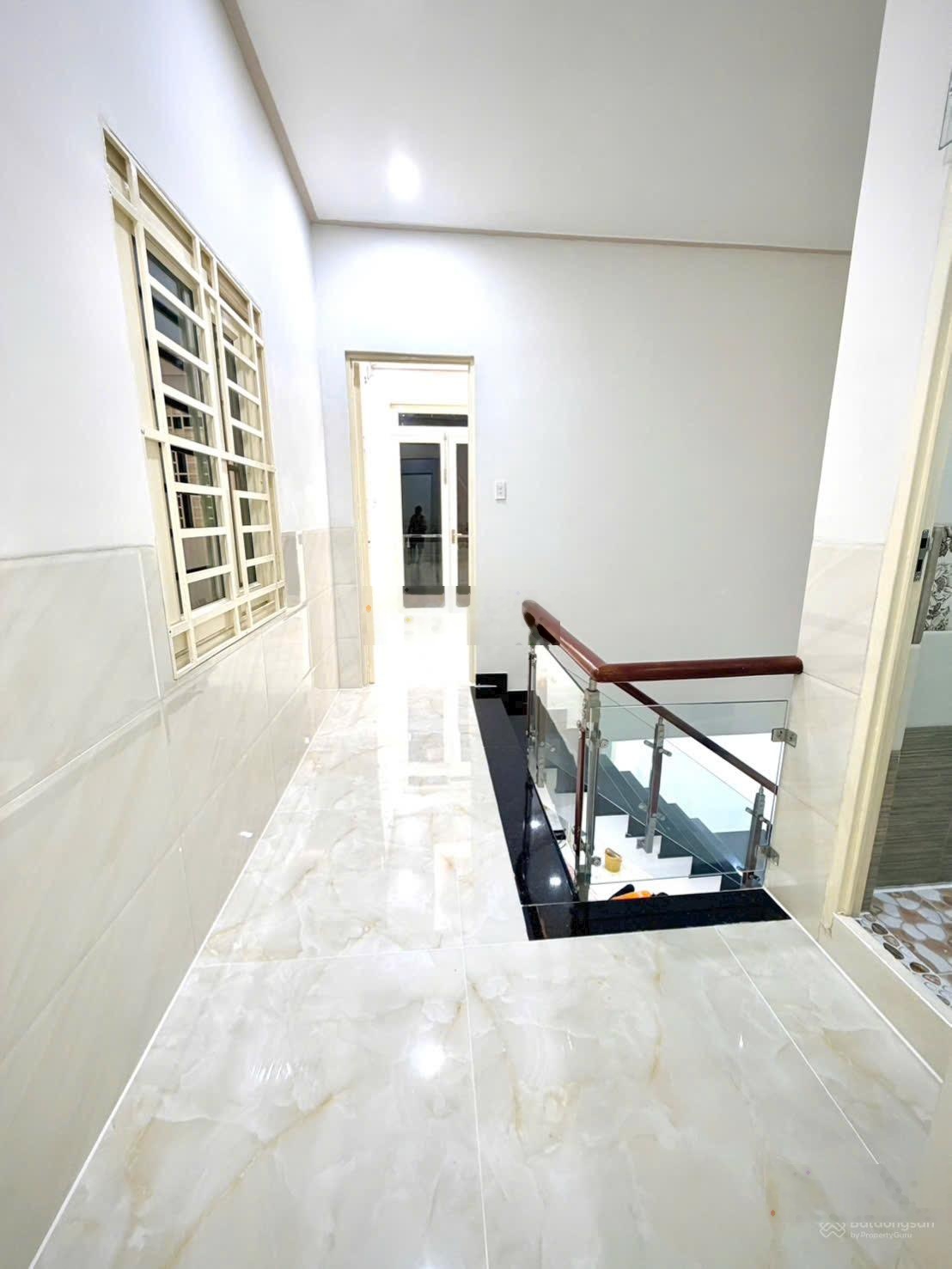 Bán NR 2PN 2WC giá tốt 5,2 tỷ, 34m2 tại Hòa Bình, p Hiệp Tân, Tân Phú, HCM