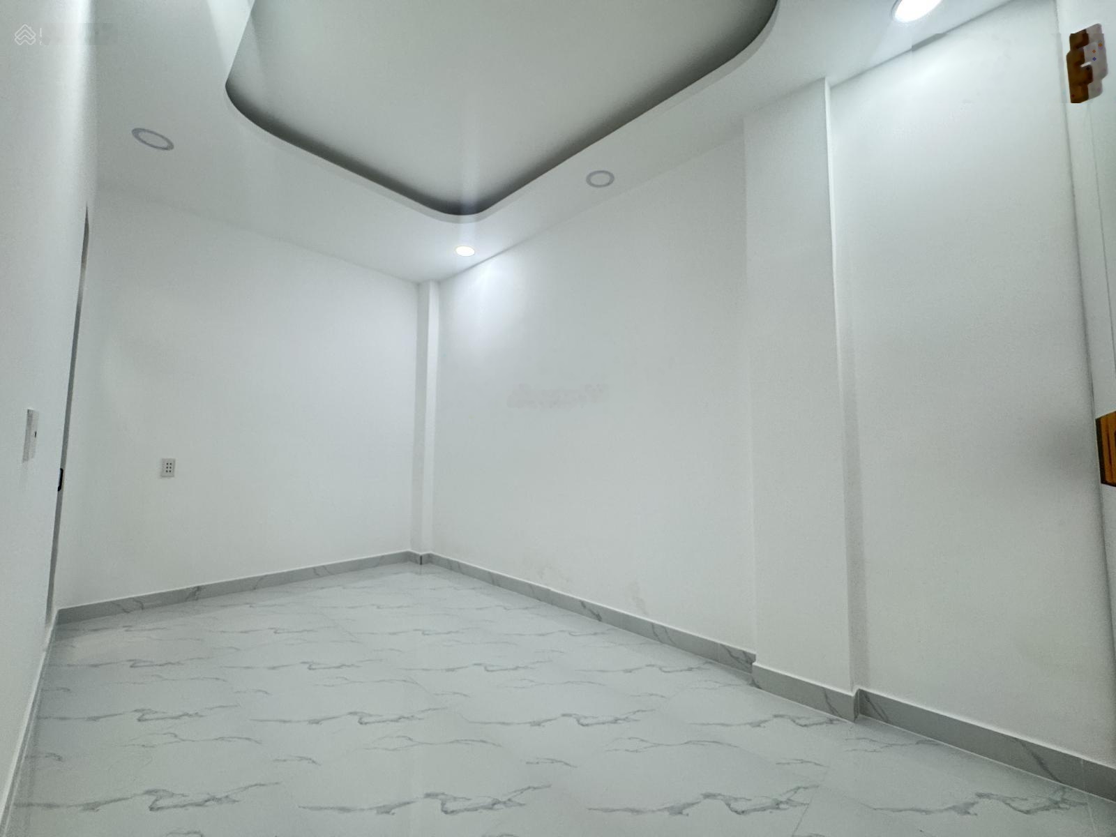 diện tích to- liền kề Dương Quảng Hàm- công viên Văn Hoá Gò Vấp- 3 phòng ngủ