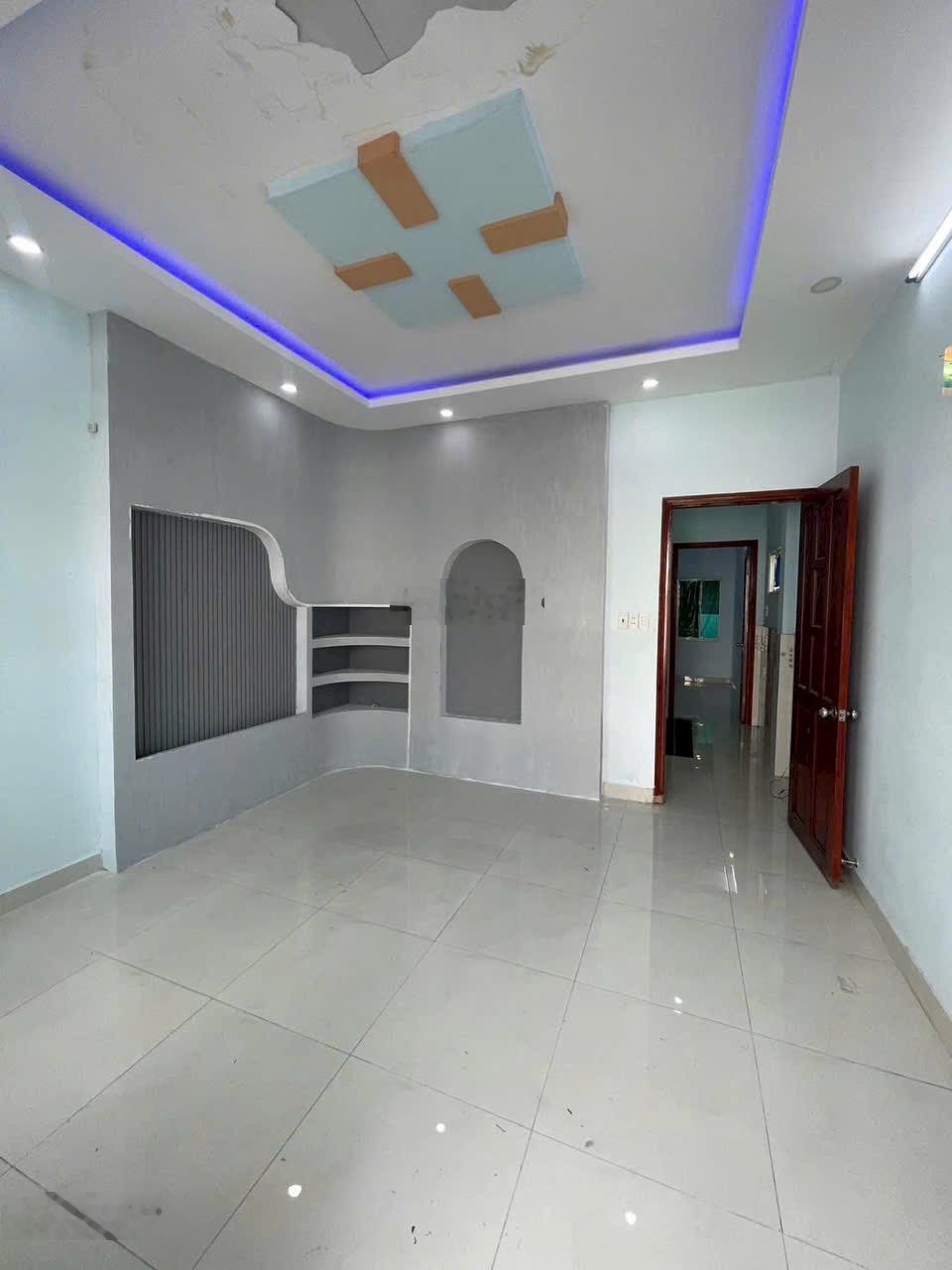 HẠ NHIỆT 5 tỷ 7 còn 5 tỷ 3,hẻm 6M 459 Hương Lộ 2 , Sát ngã tư bốn xã, qua Quận 11- 5 phút,