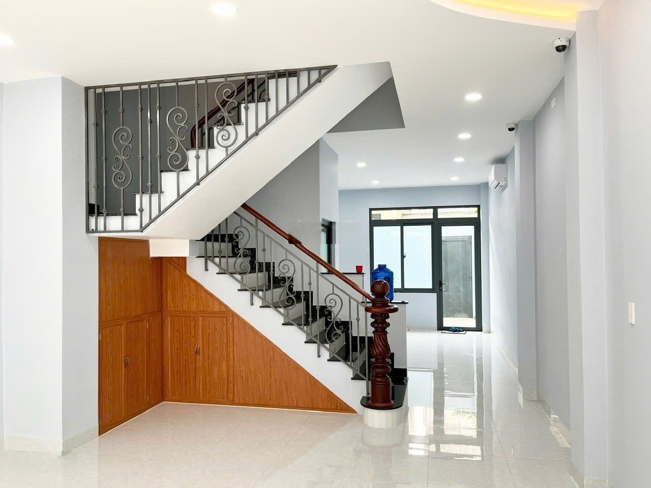 Chính chủ bán nhà kênh tân hoá