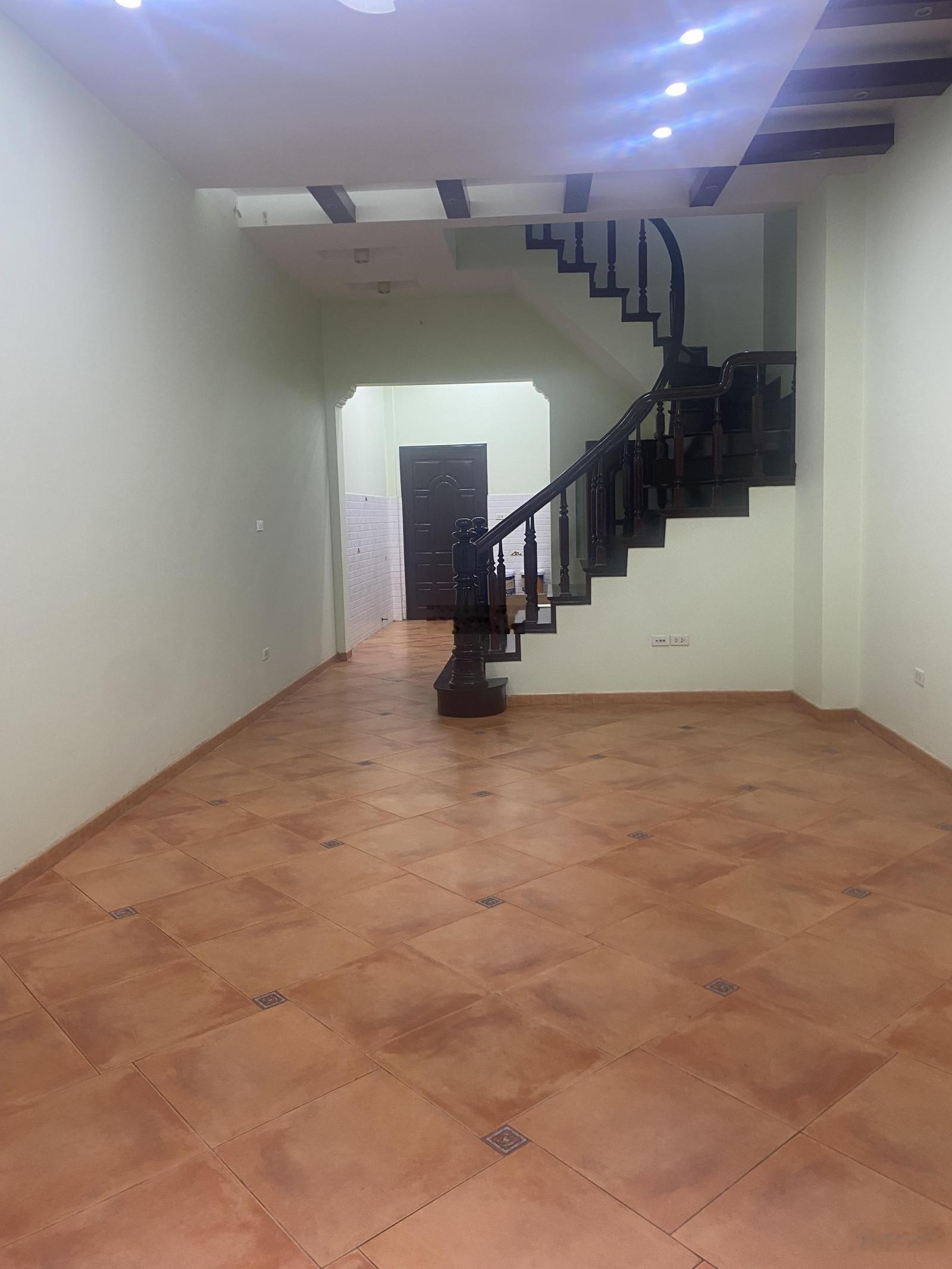 Bán nhà Đền Lừ, Hoàng Mai, Diện tích 55m 4 tầng, Giá 24 tỷ. LH 0989604688