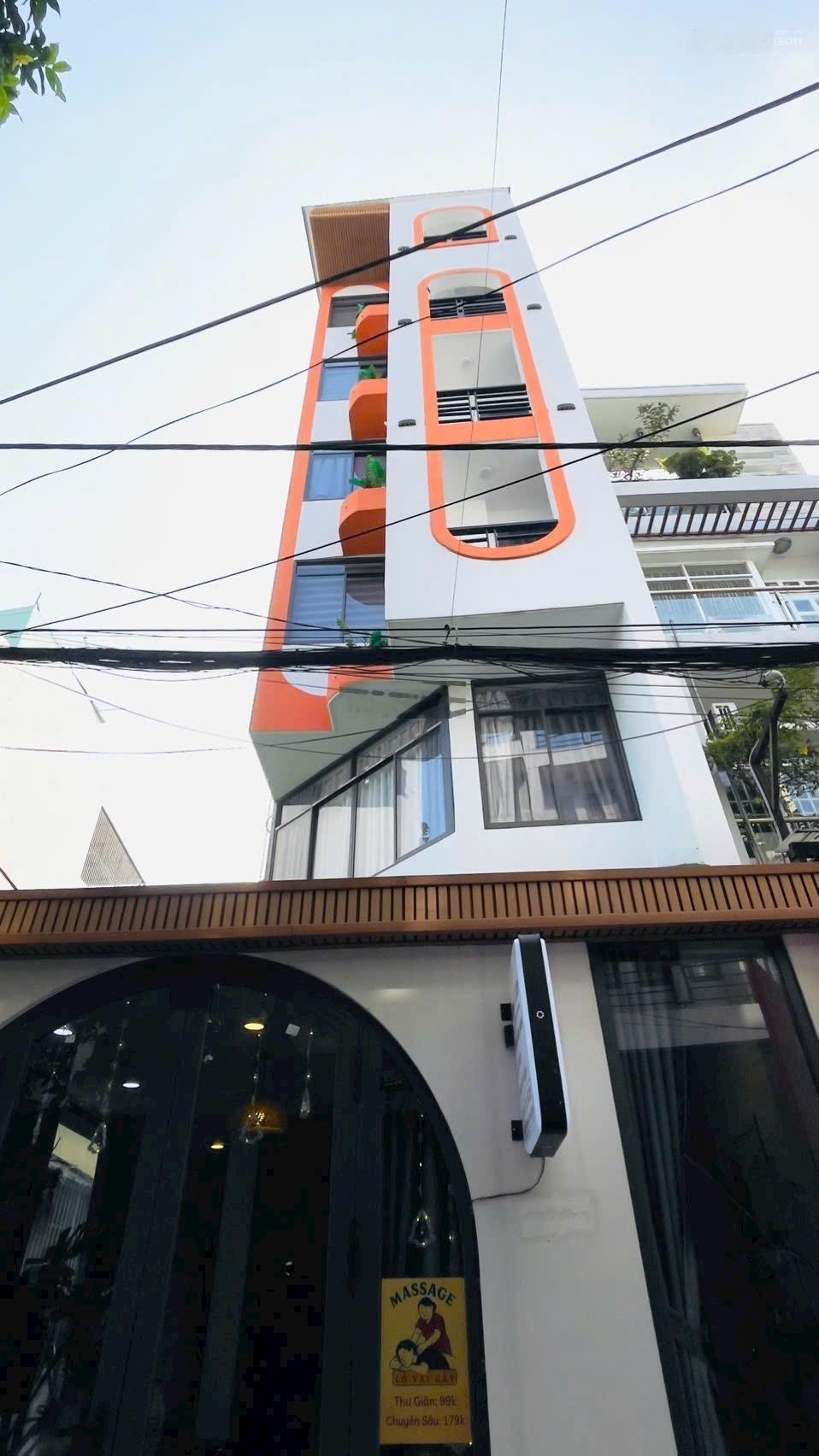 Bán toà nhà hai mặt tiền đường Huỳnh Văn Nghệ cách sân bay 10 thu nhập 70 tr/tháng khu sầm uất