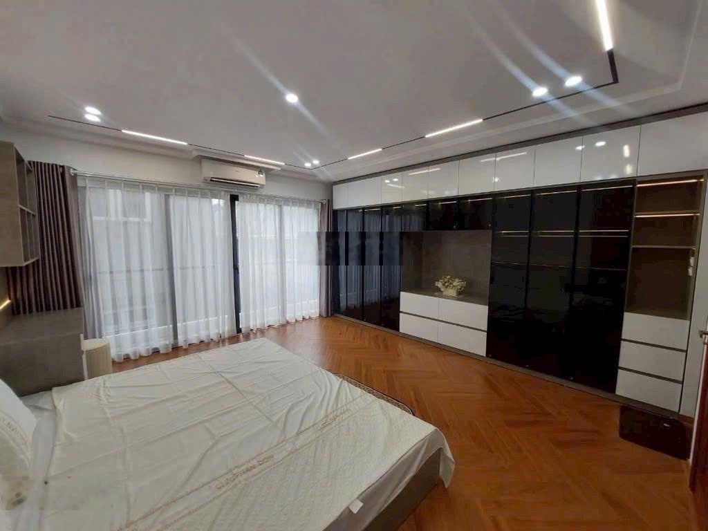 12x tỷ có ngay nhà thang máy,45m ,gara ô tô,phun nội thất,gần cầu chương dương