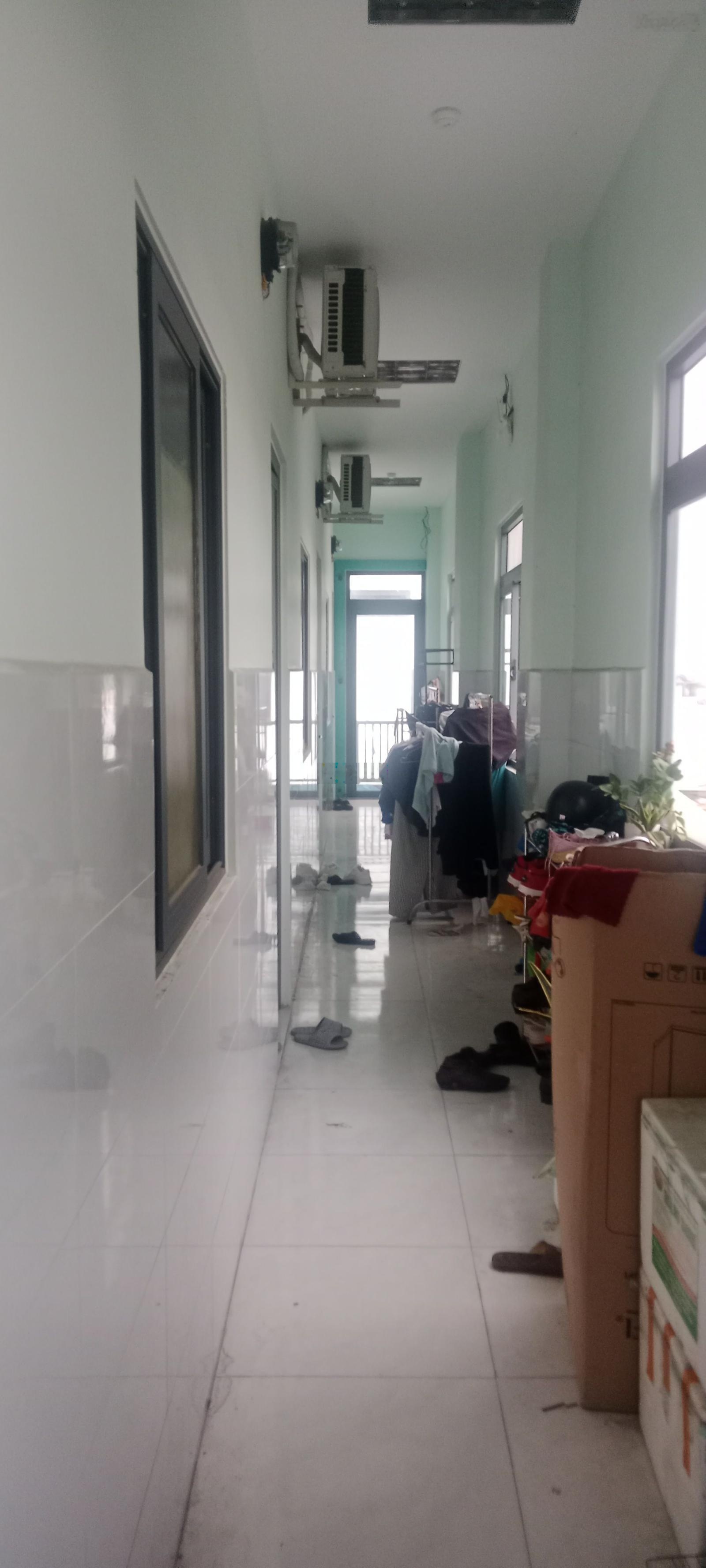 Toà căn hộ 5 tầng kiệt ô tô thông, đỗ tránh