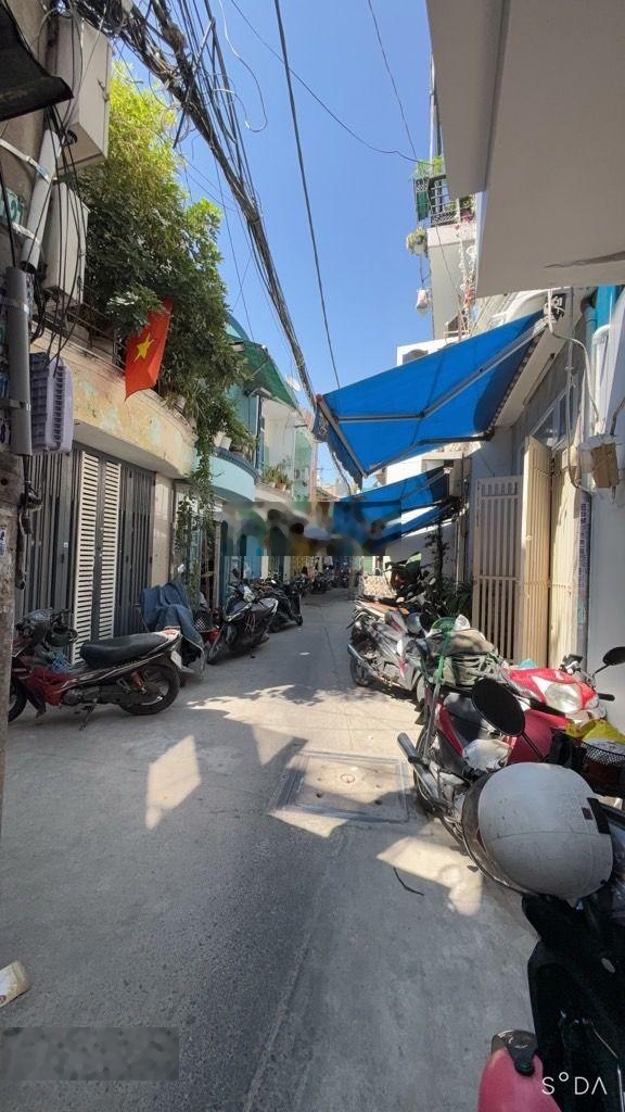 Cần bán nhanh nhà Tân Bình 3 tầng 32m2 chỉ 3,4 tỷ- đường Trần Văn Quang, LH: 0933233236