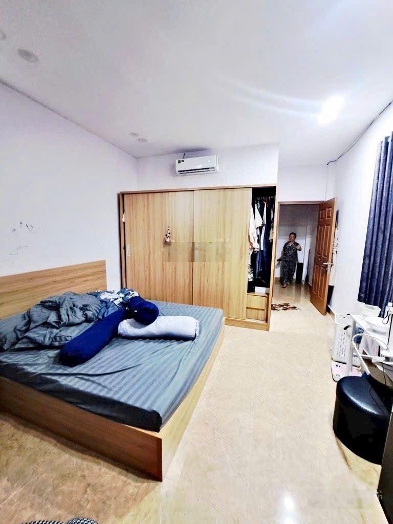 Chủ đi nước ngoài - bán gấp nhà 4 tầng full nội thất - hẻm 4m - sát tên lửa - nhỉnh 3.x tỷ