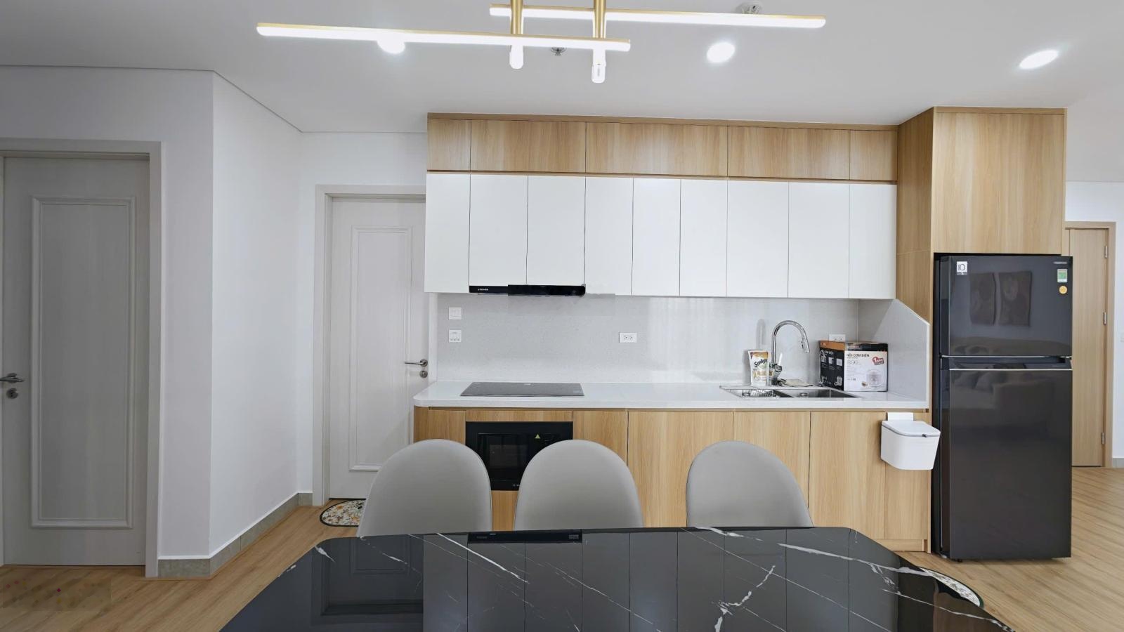 Maianhland cho thuê 3 ngủ minato residence