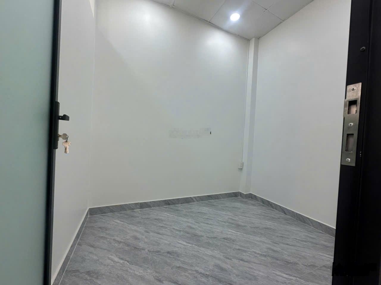 Bán nhà đẹp mới hẻm yên tĩnh đường Lương Văn Can P15 Q8