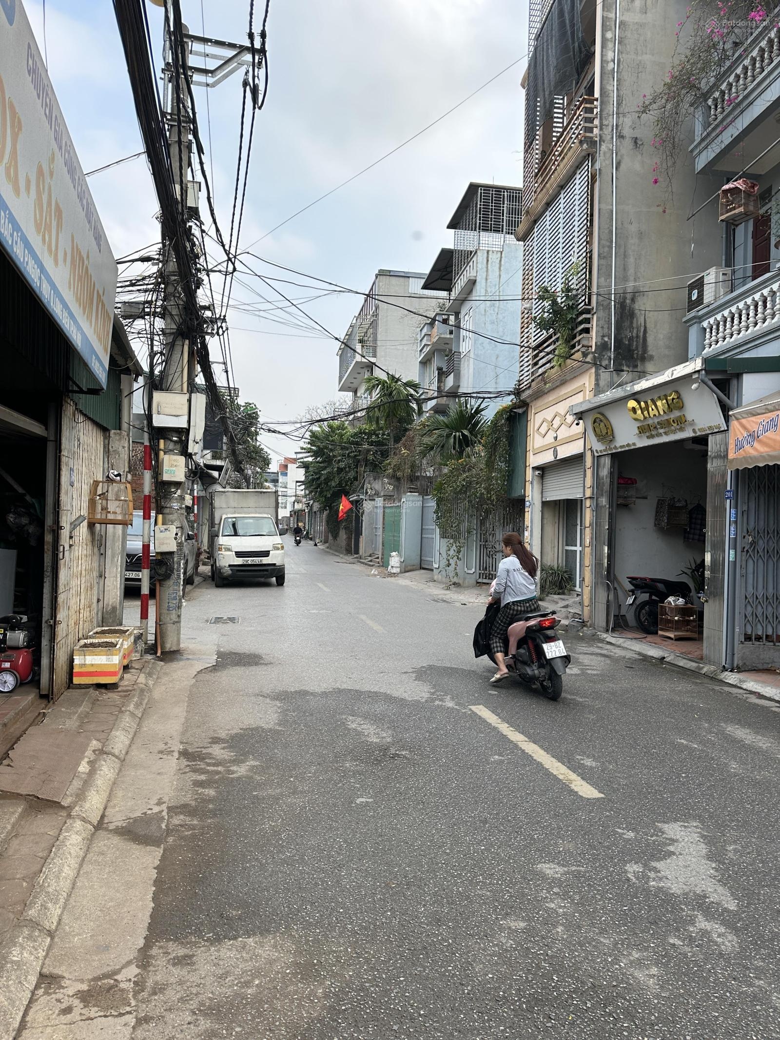 CC bán nhà cấp 4 - mặt đường vừa ở vừa kinh doanh phố Bắc Cầu - Ngọc Thuỵ - Long Biên