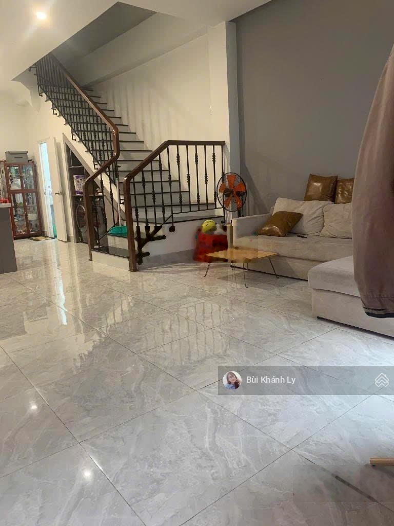 Bán nha phú nhuận khuvip trường sa - huỳnh văn bánh 92m, 3 tầng gần sân bay